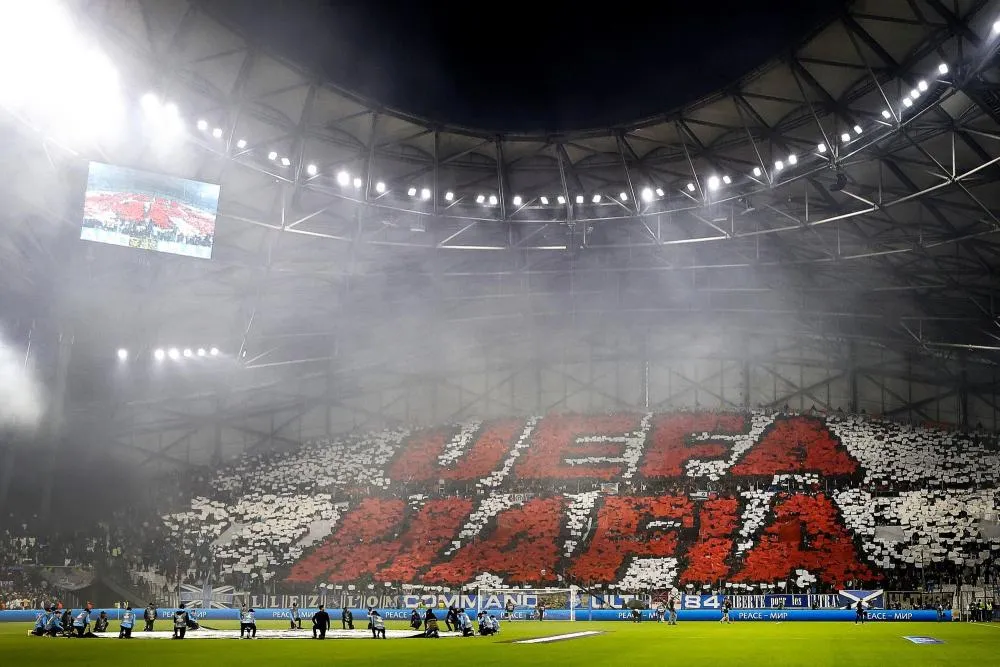 Ligue Europa Conférence : L’OM sanctionné pour le tifo «<span style="font-size:50%">&nbsp;</span>UEFA mafia<span style="font-size:50%">&nbsp;</span>» contre Feyenoord