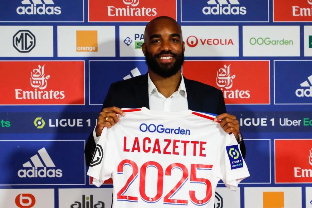 L&rsquo;Olympique lyonnais renomme des rues de Lyon au nom d&rsquo;Alexandre Lacazette pour annoncer pour son arrivée