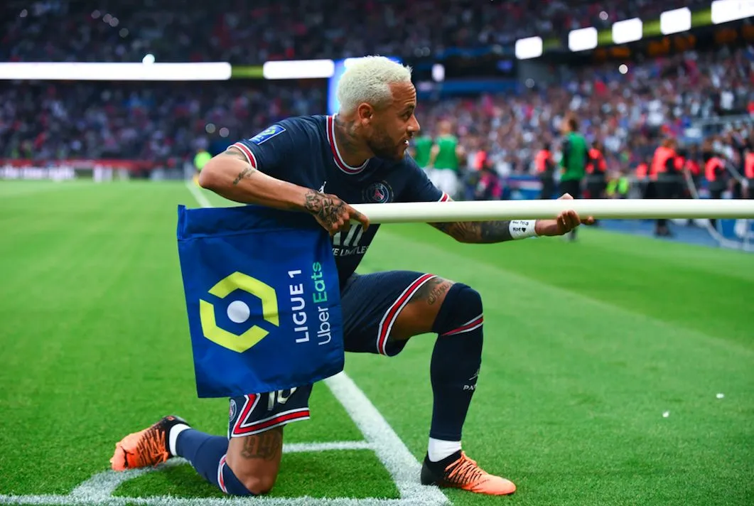 Neymar, l’amour en solitaire