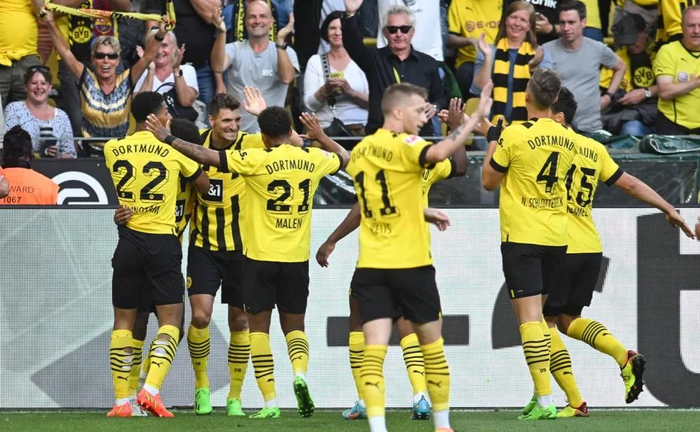 Dortmund dompte Leverkusen grâce à Reus et Kobel