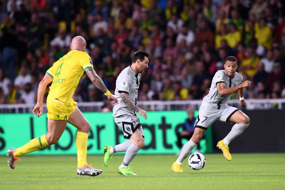 Ligue 1 : Le PSG de Kylian Mbappé et Lionel Messi envahit Nantes