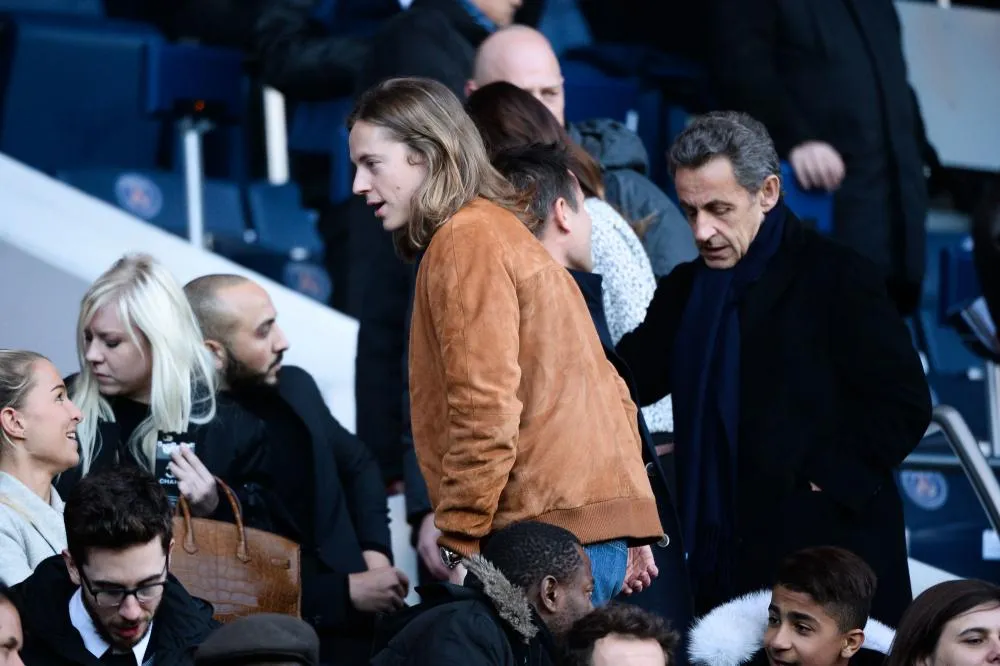 Nicolas Sarkozy et son fils auraient fait augmenter le prix du rachat du PSG en 2011