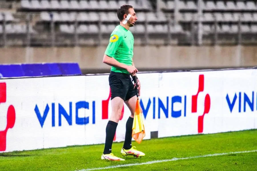 Paris FC-Bordeaux féminin : l’arbitre du match blessée, son remplaçant trouvé dans les tribunes