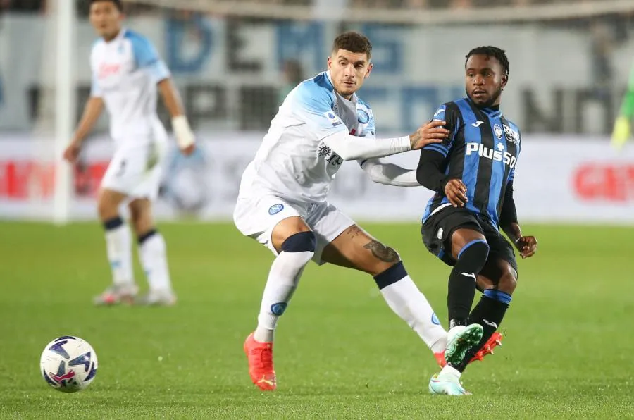 Naples renverse l&rsquo;Atalanta et prend le large