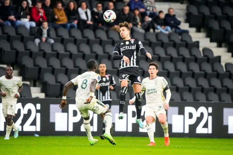 Lorient renverse Angers