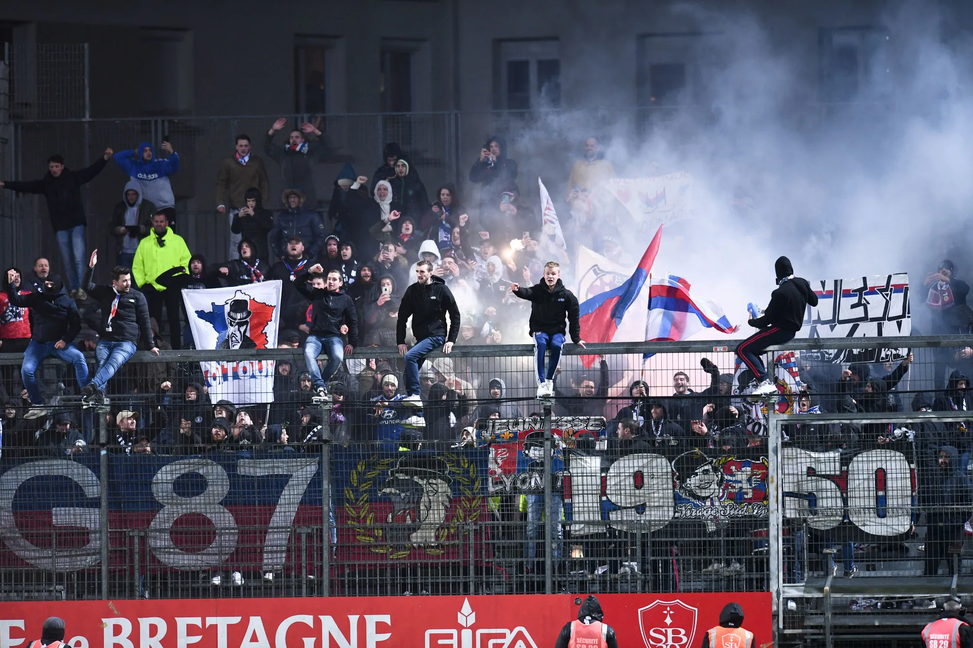 Le collectif Lyon 1950 charge la direction de l&rsquo;OL