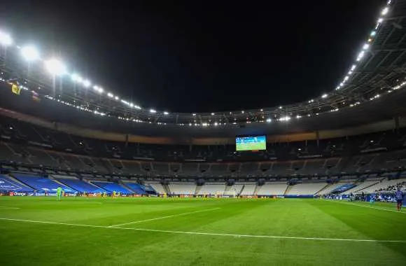 Le Stade de France se dit «<span style="font-size:50%">&nbsp;</span>toujours prêt<span style="font-size:50%">&nbsp;</span>» à accueillir le PSG