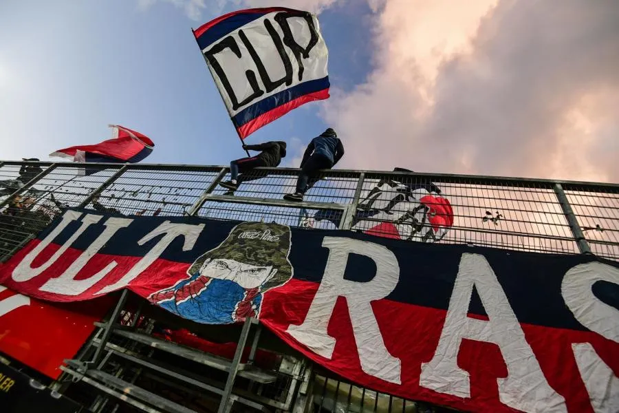 Le groupe de supporters Ferveur parisienne conteste sa dissolution