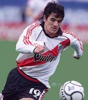 Ariel Ortega et la bouteille