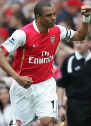 Gilberto Silva se venge