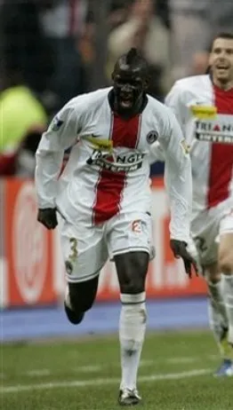 Mamadou Sakho comme Lamine