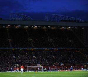 Old Trafford s&rsquo;agrandit