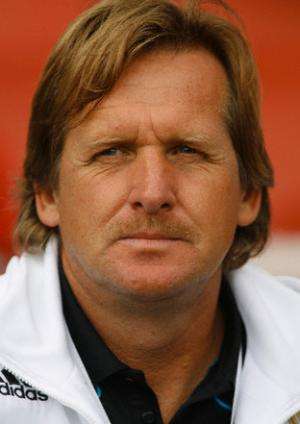 Schuster tacle Calderon