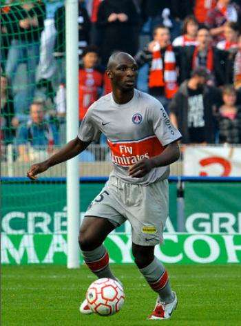 Zoumana Camara prolonge