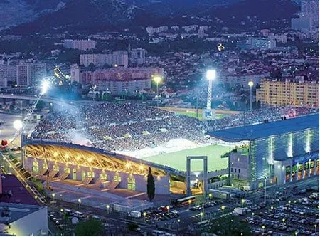 Nouvelle pelouse au Vélodrome