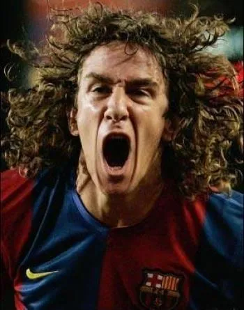 Puyol percute