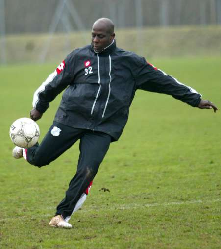 Guinée: Titi Camara viré