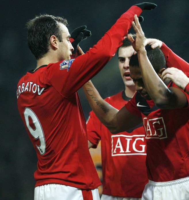 Berbatov tance les rivaux