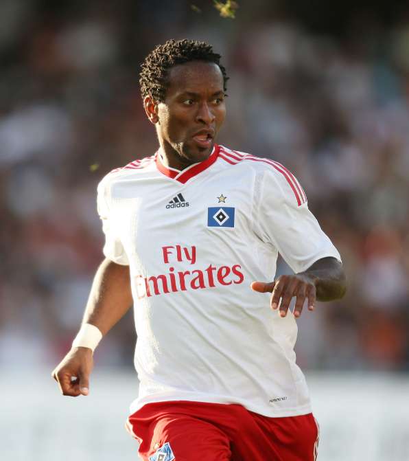 Ze Roberto joue le mytho