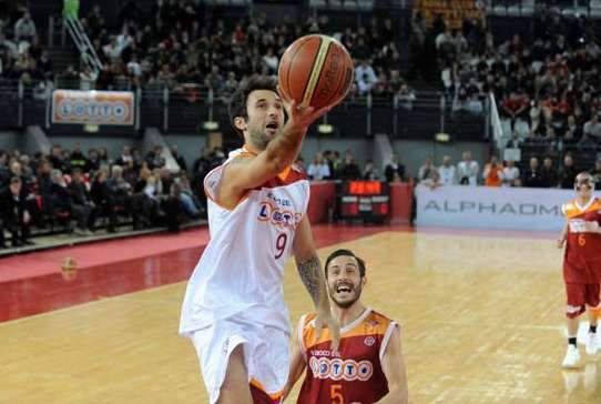 La Roma se met au basket