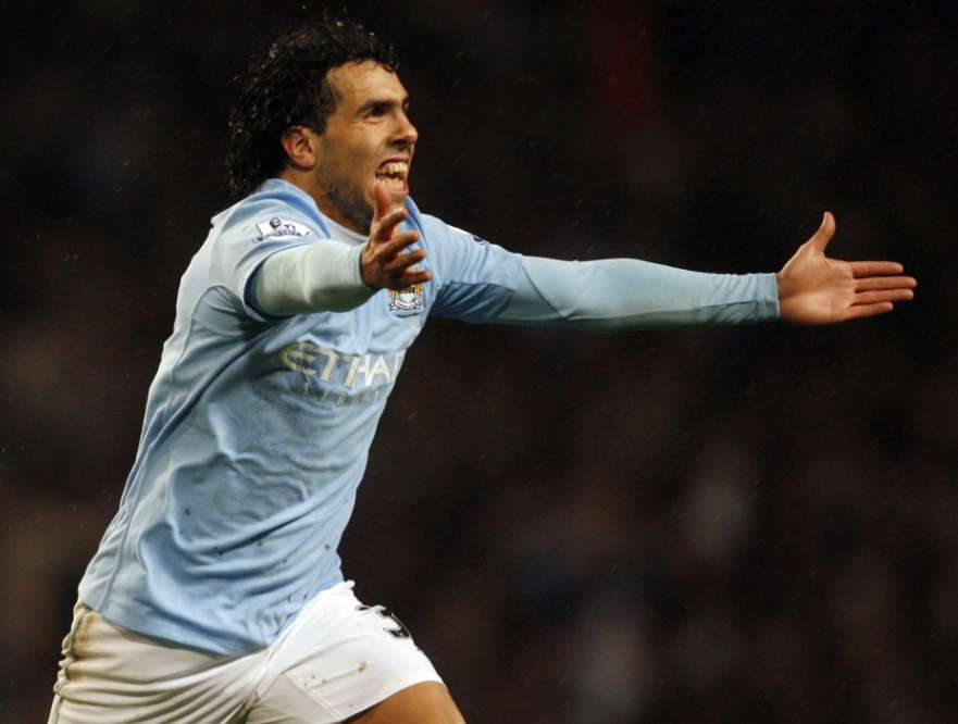 Tevez au chevet de Hughes