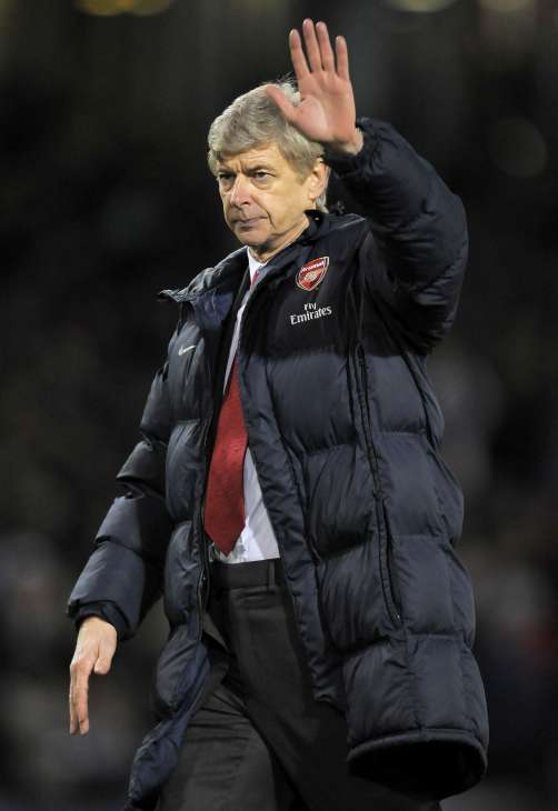 Wenger veut les touches au pied