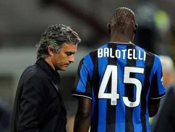 Mourinho s&rsquo;en prend à Balotelli