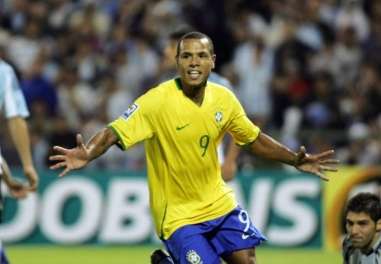 Luis Fabiano en Premier League ?