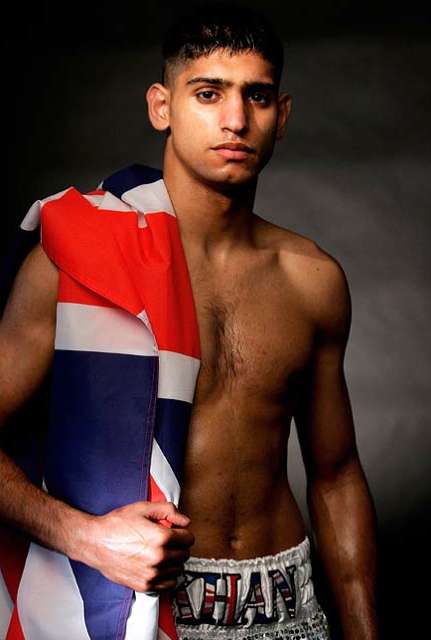 Amir Khan au chevet de Bolton