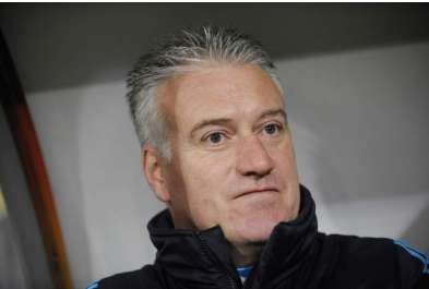 Deschamps peste contre le vent