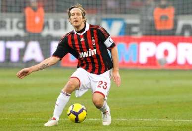 Ambrosini élogieux sur Rooney