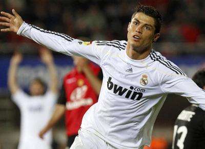 Cristiano Ronaldo maintient la pression