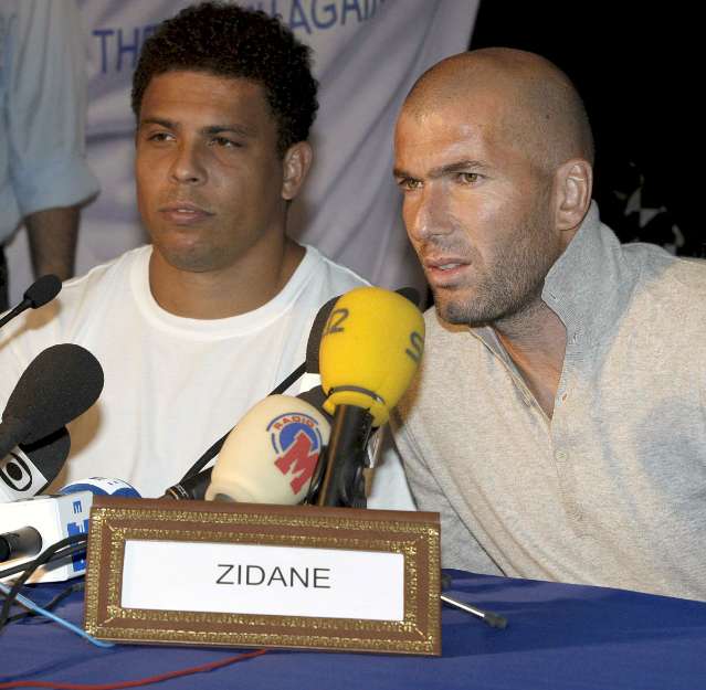 Zidane bat la Pauvreté à Athènes