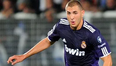 Aulas pense à Benzema