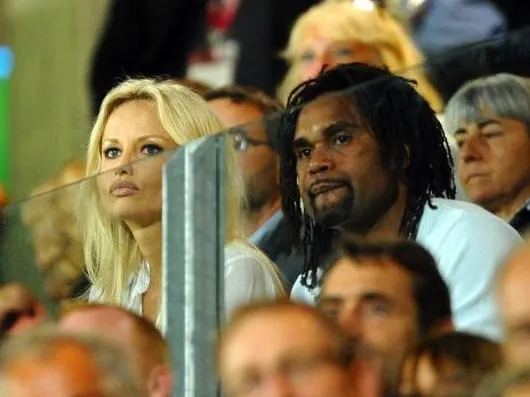 Karembeu célibataire