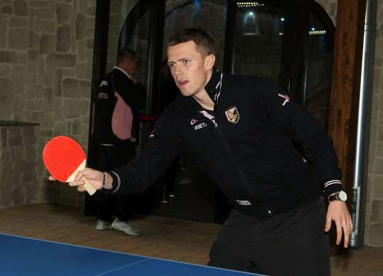 Photo : Palerme se console au ping-pong