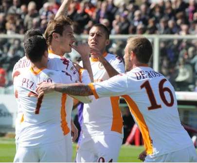 Totti sauve la Roma