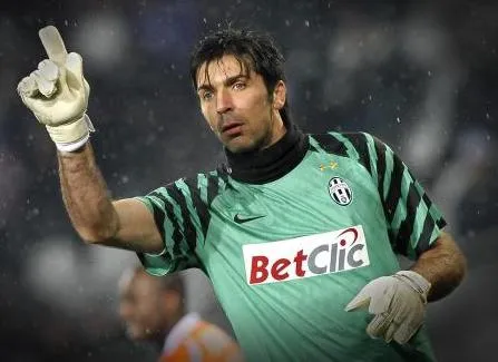 Buffon défend Del Neri