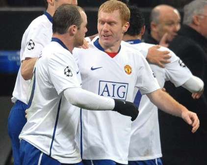 Scholes défend Rooney