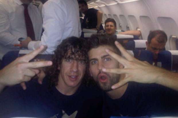 Photo : Puyol et Piqué heureux