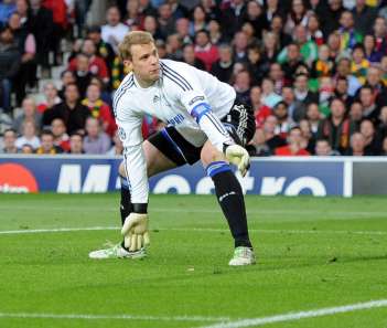 Vidéo : Neuer se fait baffer