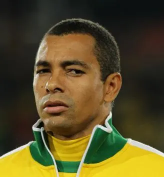 Gilberto Silva rentre au Brésil