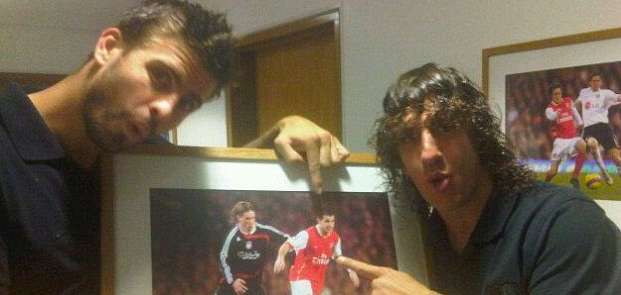 Photo : Pique et Puyol taquinent Fabregas