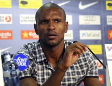 Abidal fait de la charité