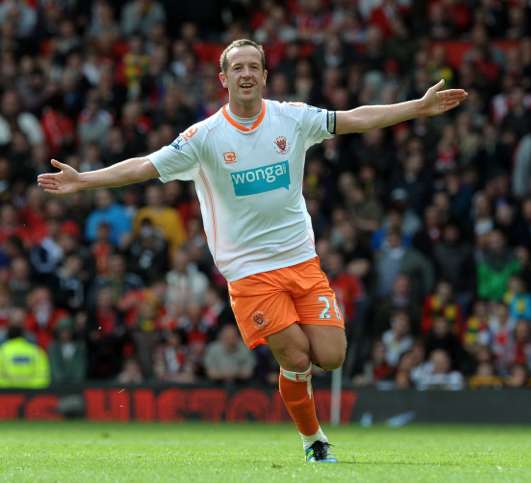 Charlie Adam rejoint Liverpool