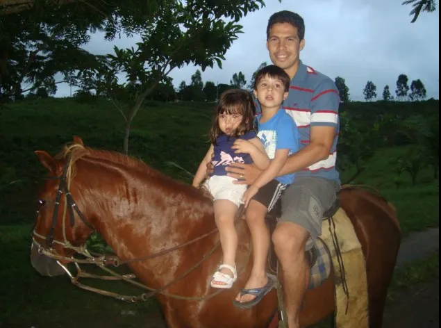 Photo : Hernanes à cheval