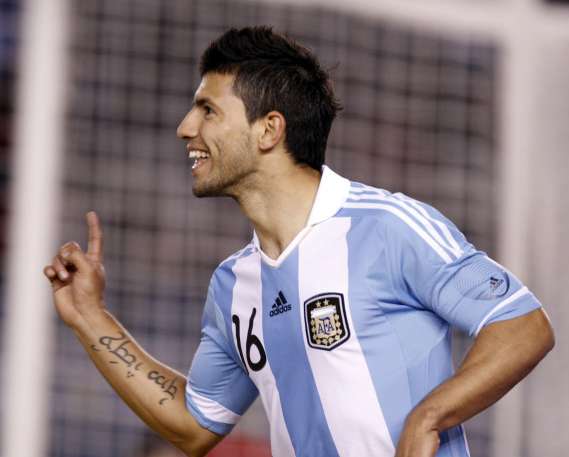 Agüero se prend pour le Che