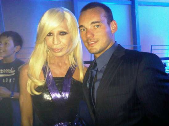 Photo : Wesley Sneijder &amp; Donatella Versace