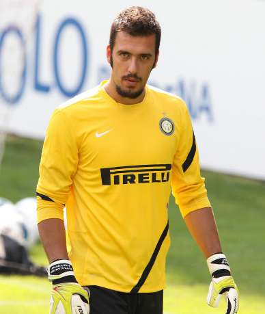 Viviano out 6 mois