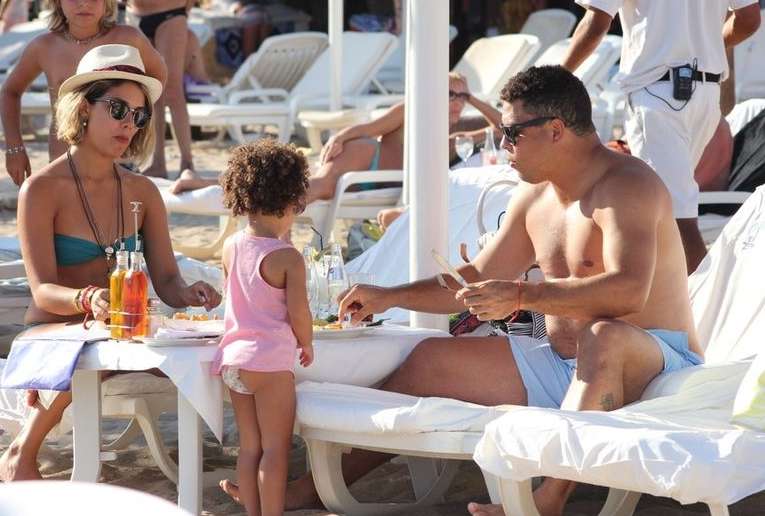 Photo: Ronaldo en famille à Ibiza